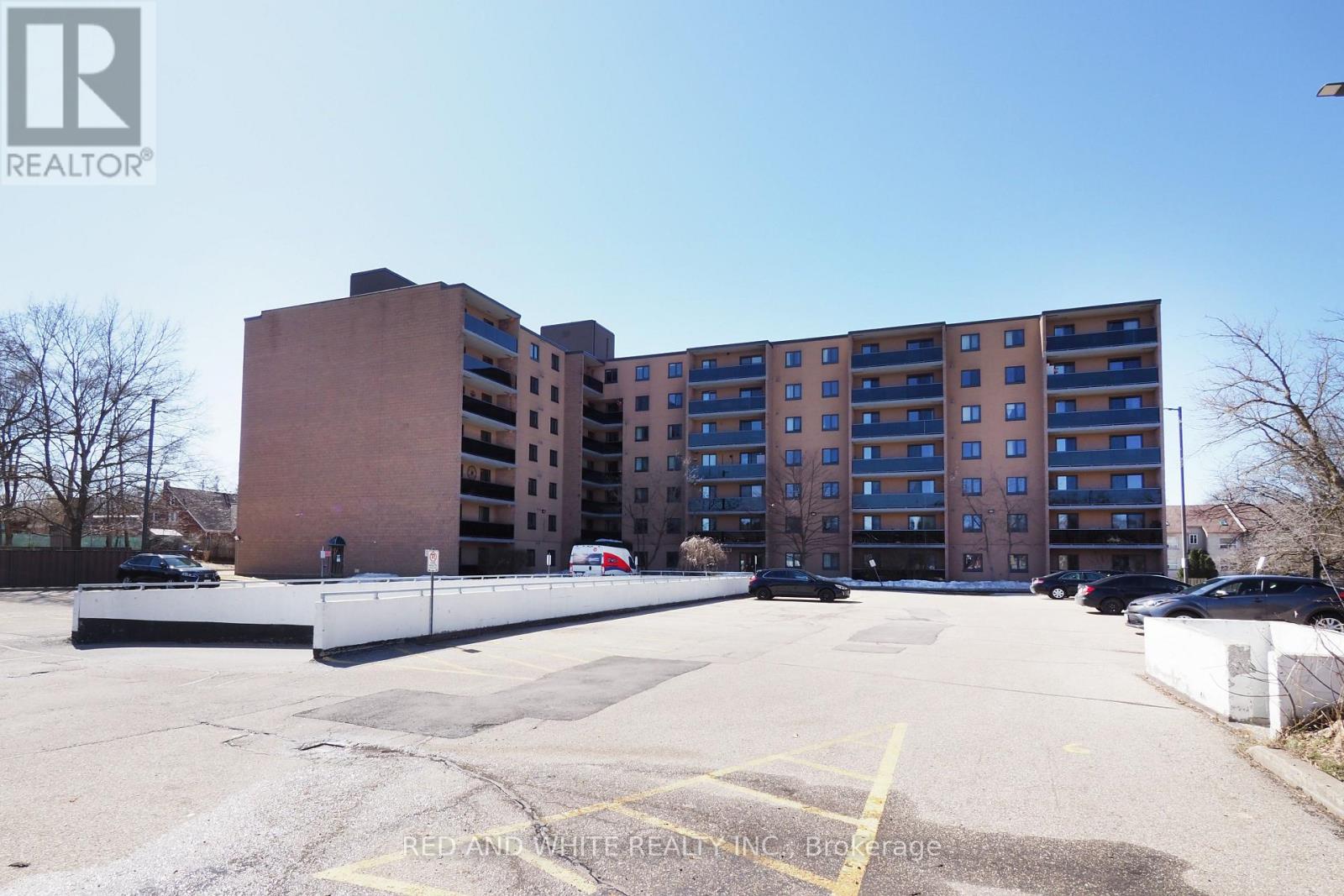 403 29 West Ave W, Kitchener, ON N2M 5E4