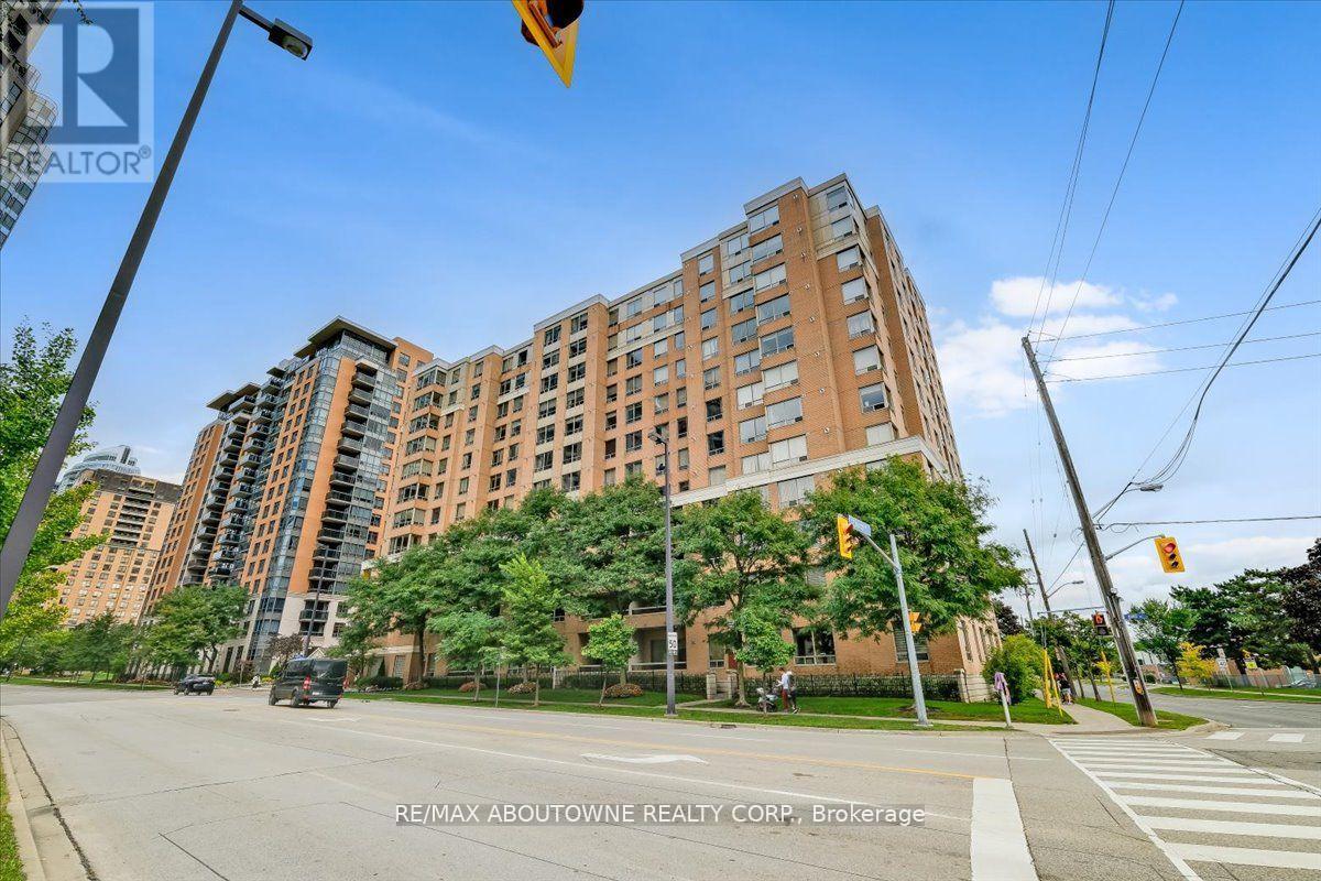 717 88 Grandview Way, Toronto, ON M2N 6V6