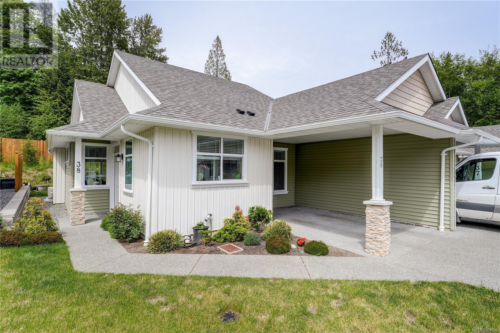 300 Grosskleg Way Unit 38, Lake Cowichan, BC V0R 2G1
