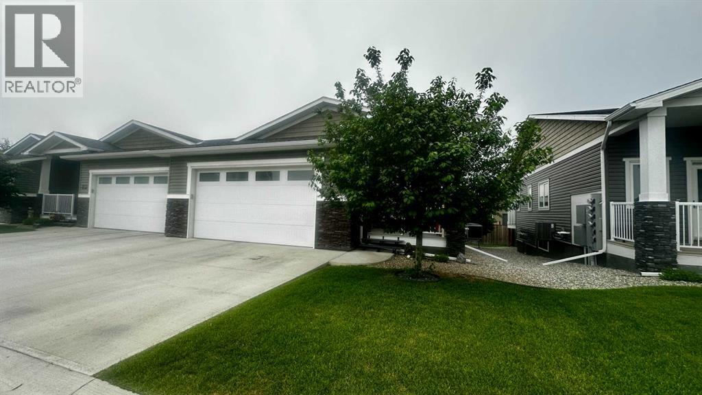 310 Northlander Bend W Unit 3, Lethbridge, AB T1J 5T5