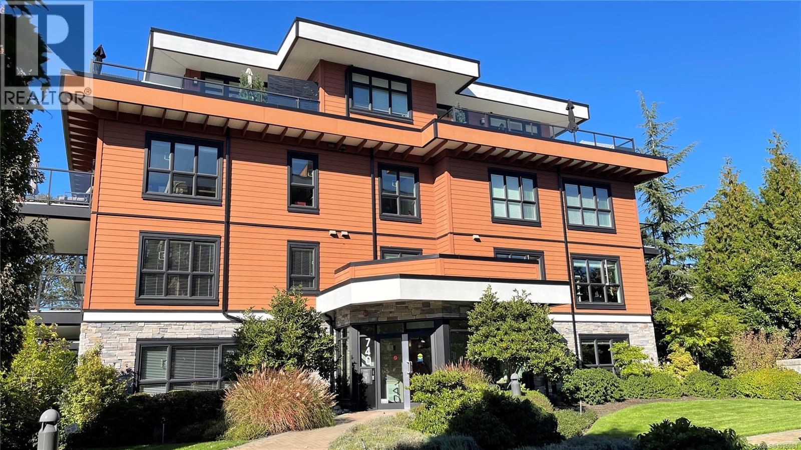 740 Travino Lane Unit 405, Saanich, BC V8Z 0E2