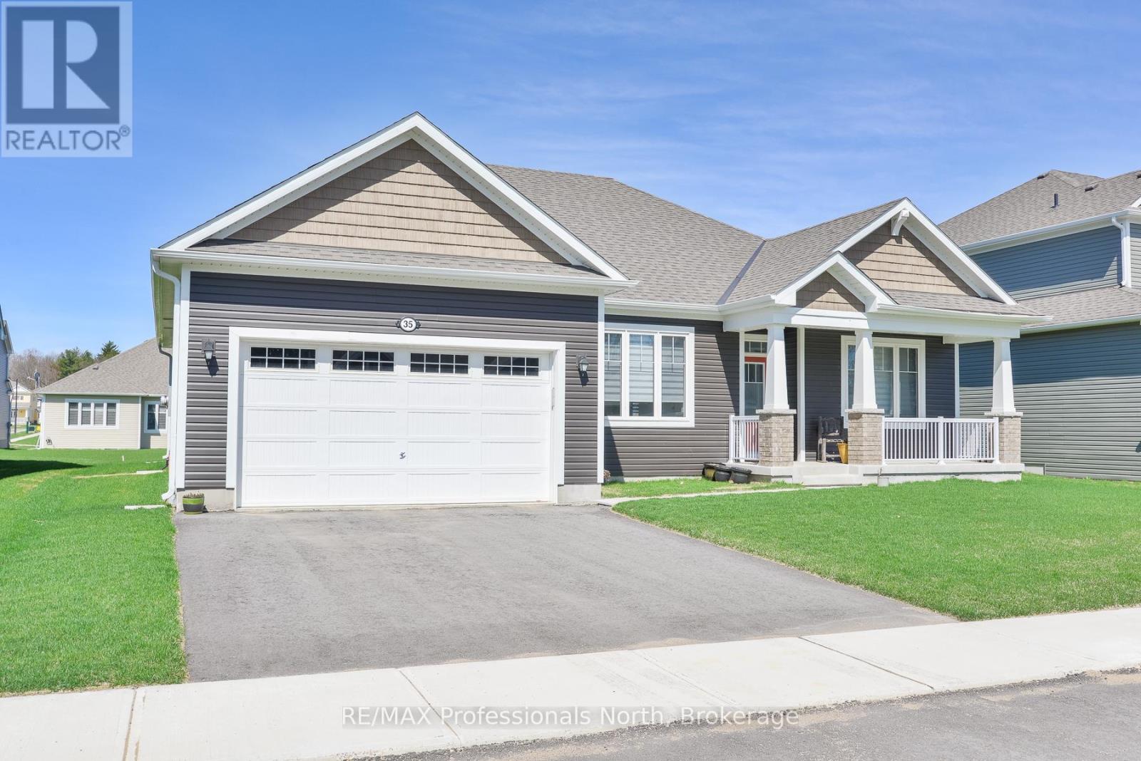 35 Dyer Cres, Bracebridge Macaulay, ON P1L 0N4
