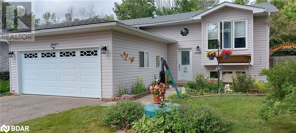 1087 Arnold St, Innisfil, ON L0L 1W0