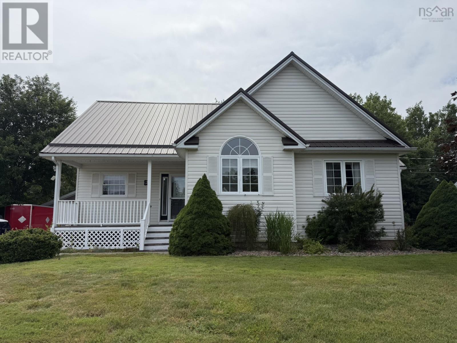 23 Silverwood Dr, Valley, NS B6L 4J1
