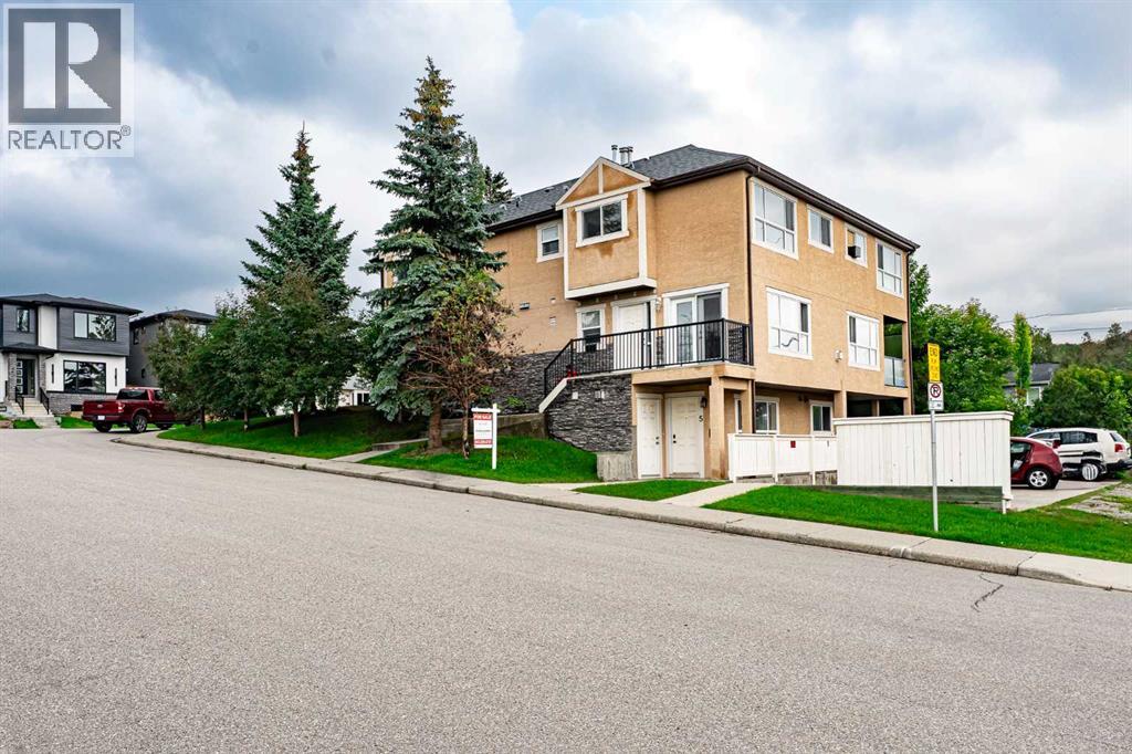 55 Collingwood Place Nw Unit 3, Calgary, AB T2L 0R1