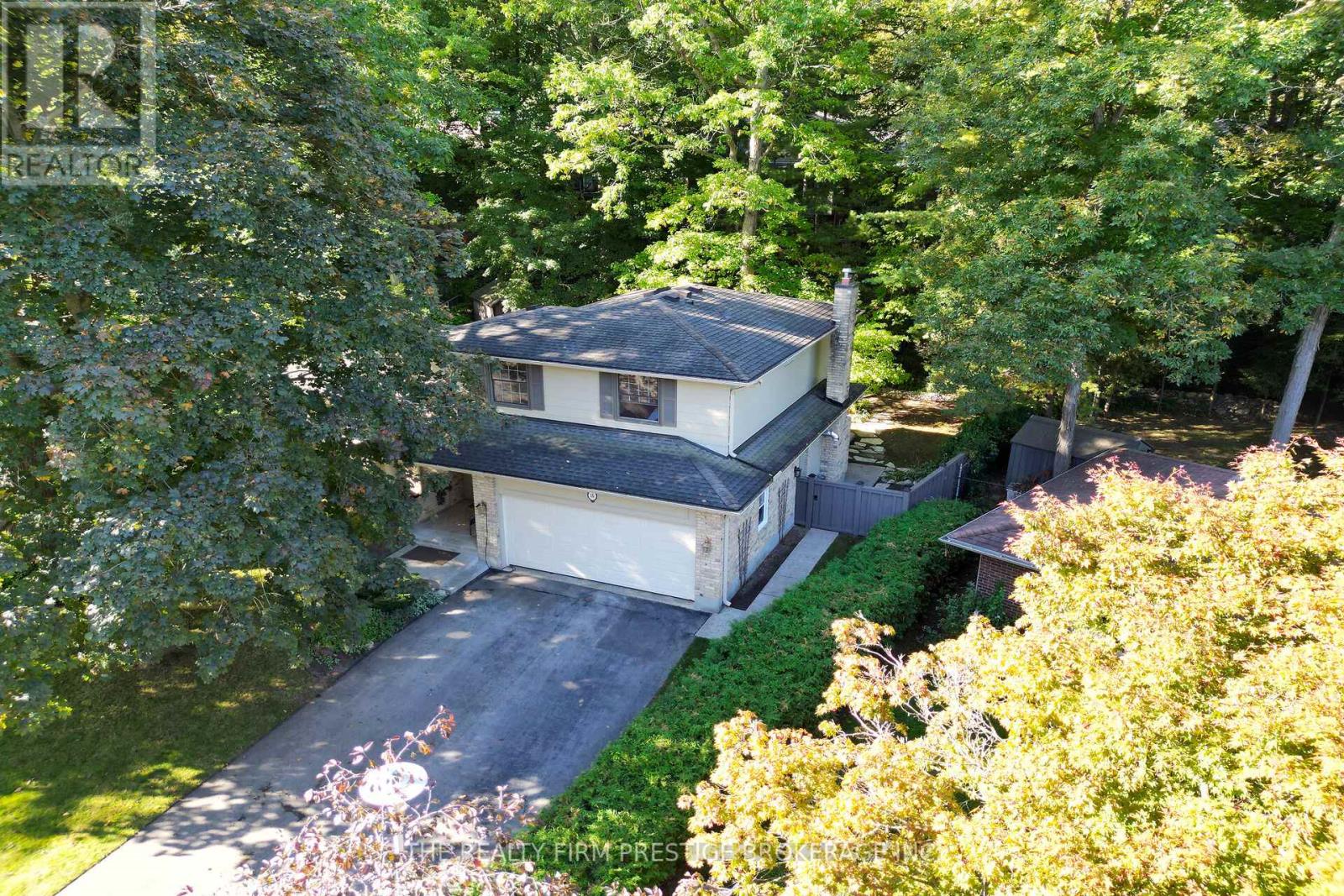 15 Rockford Cres, London, ON N6K 3B5