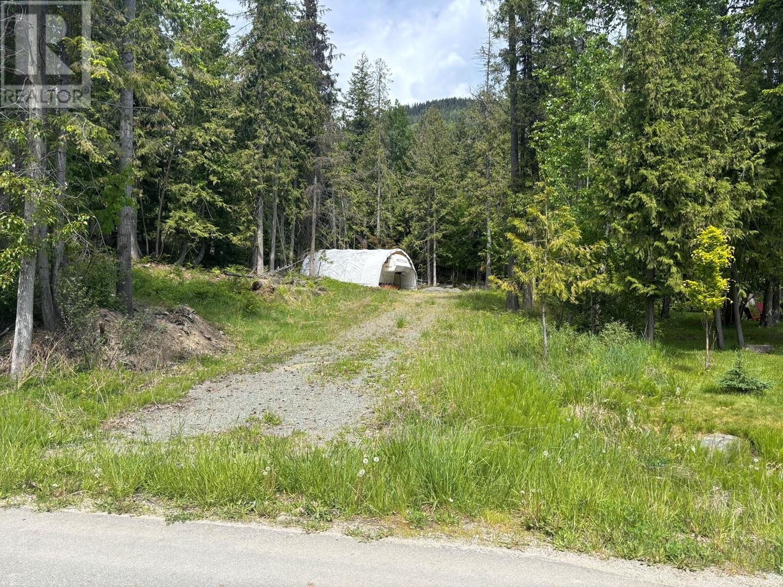 7399 Estate Dr, Anglemont, BC V0E 1M8