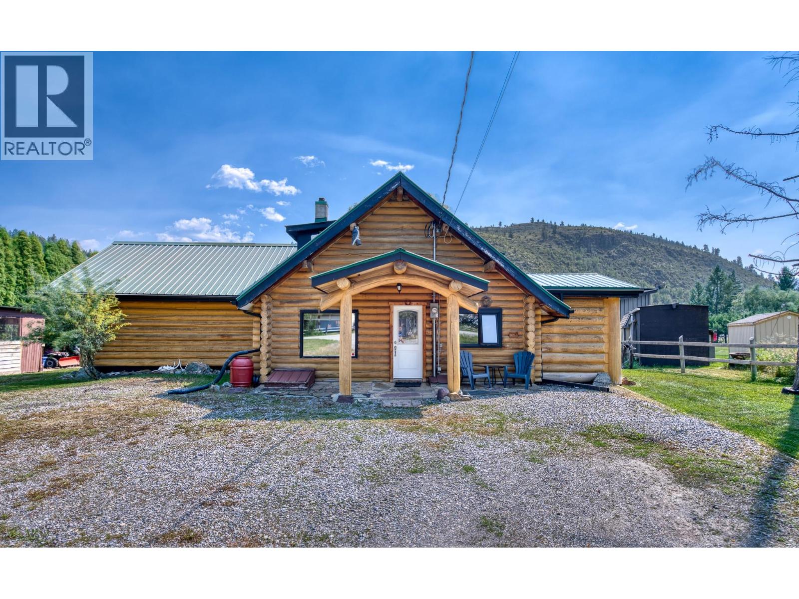 9250 Kyrke St, Elko, BC V0B 1T3