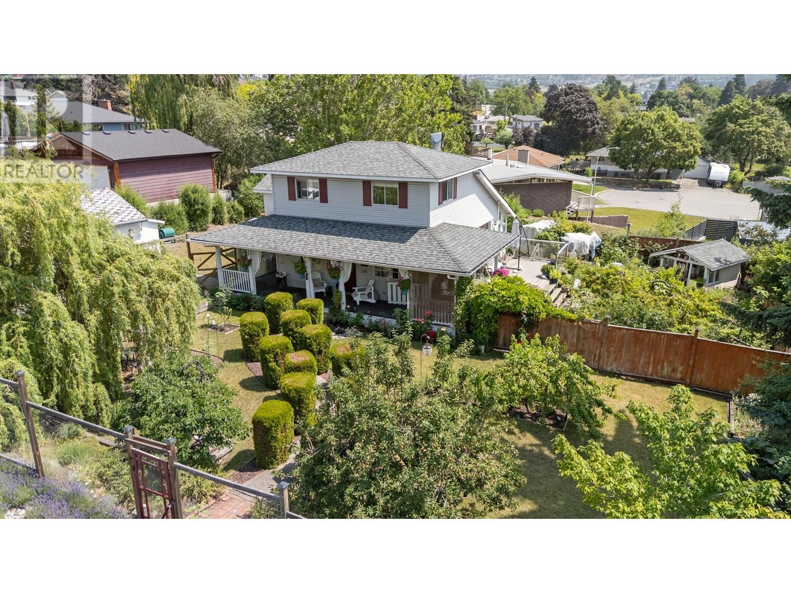 987 Garland St, Kelowna, BC V1Y 3M9