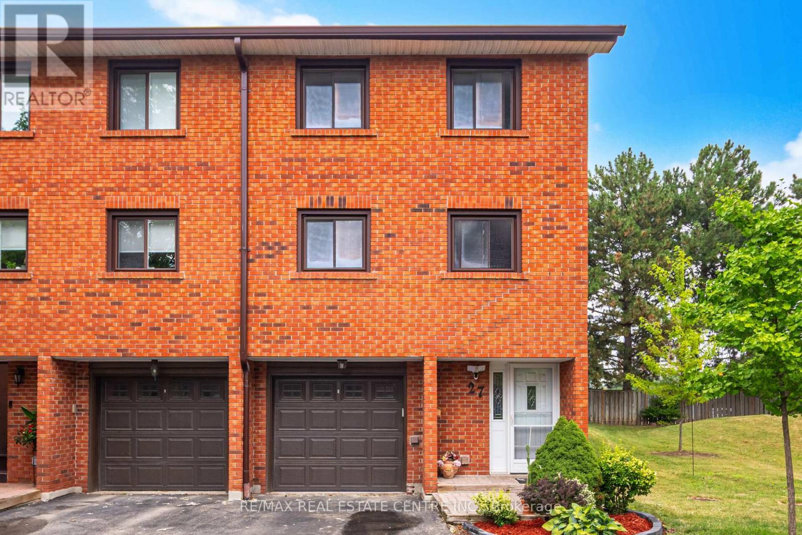 27 4230 Fieldgate Dr, Mississauga, ON L4W 2M5