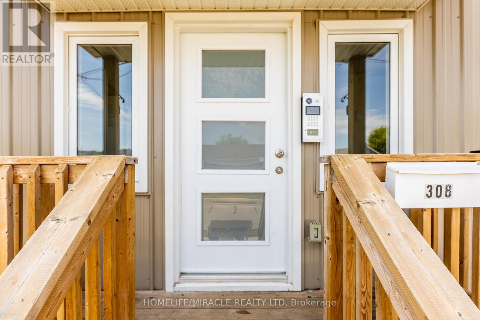 308 Nassau St, Oshawa Vanier, ON L1J 4A8