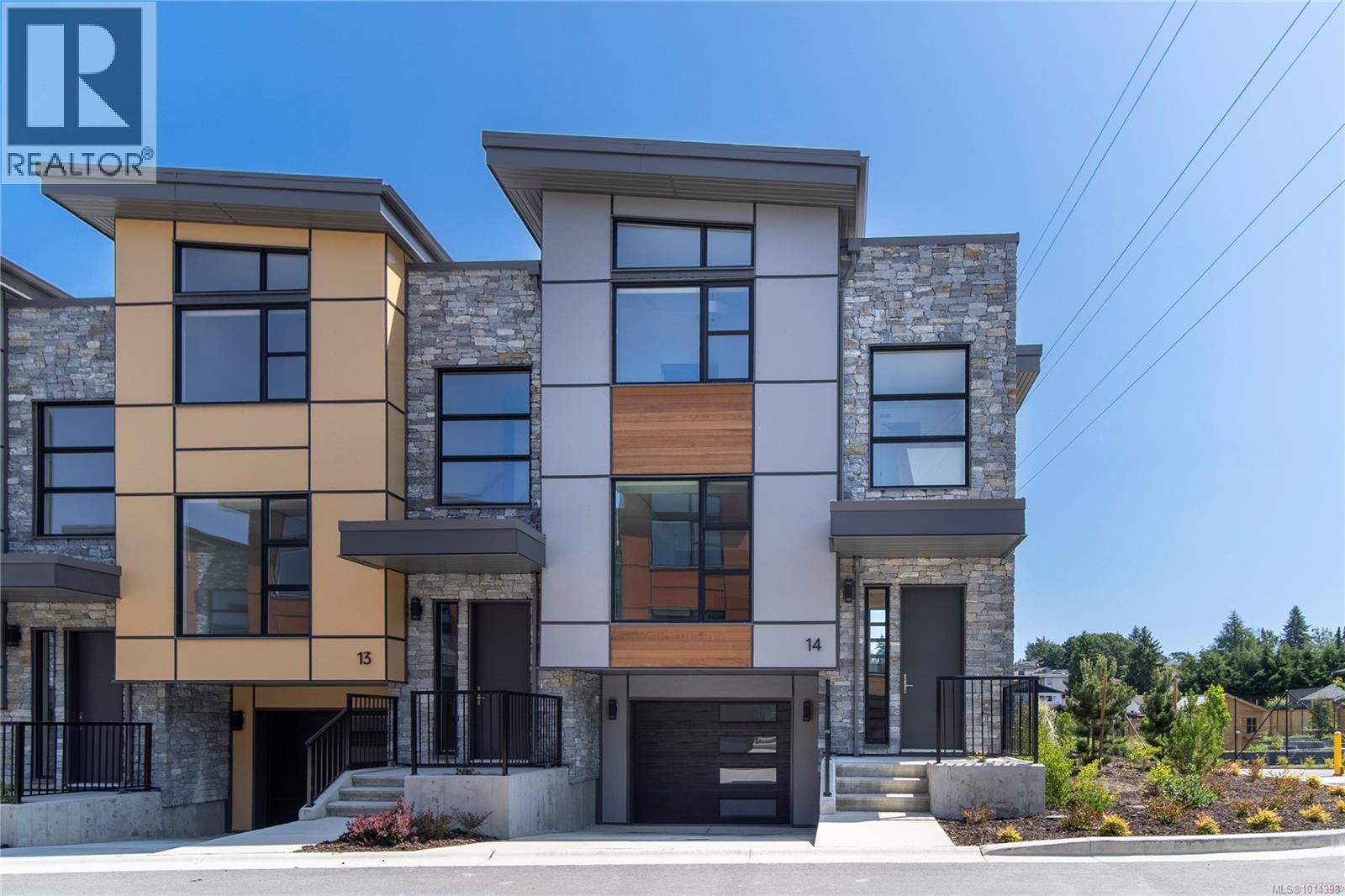 4253 Dieppe Rd Unit 14 Rd, Saanich, BC V8X 2N2