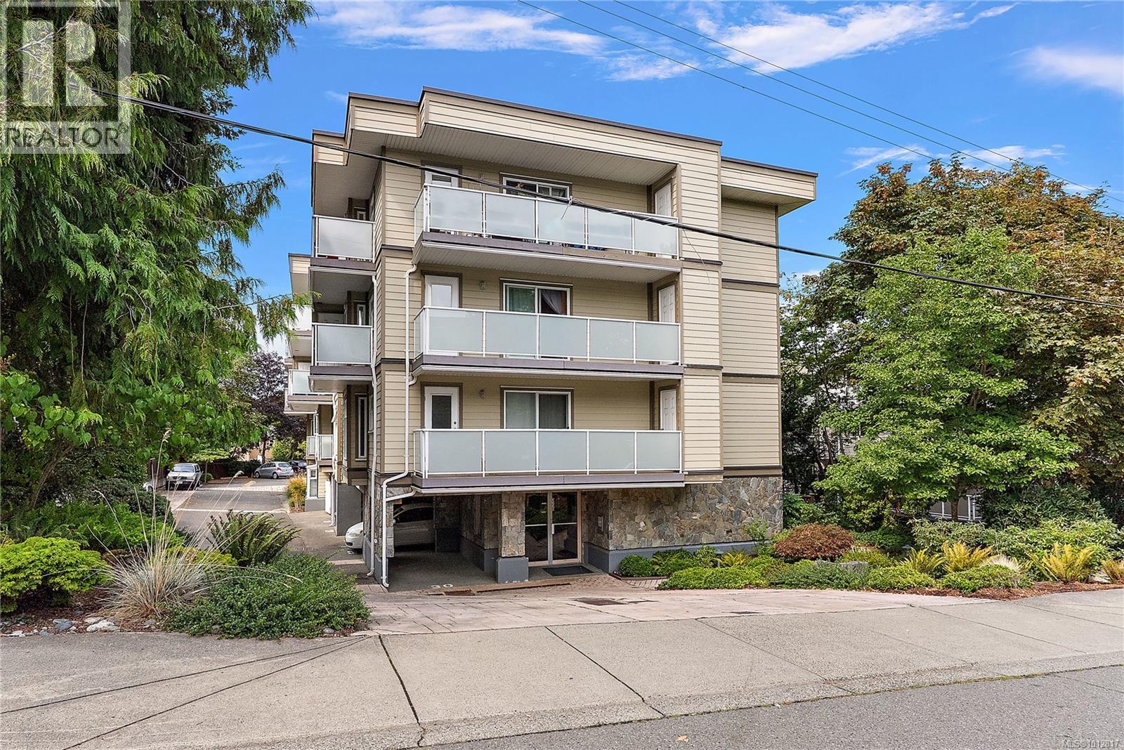 3230 Glasgow Ave Unit 403 Ave, Saanich, BC V8X 1M2