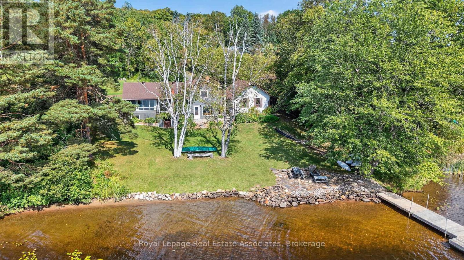 389 Falcon Rd, Huntsville, ON P1H 1N3