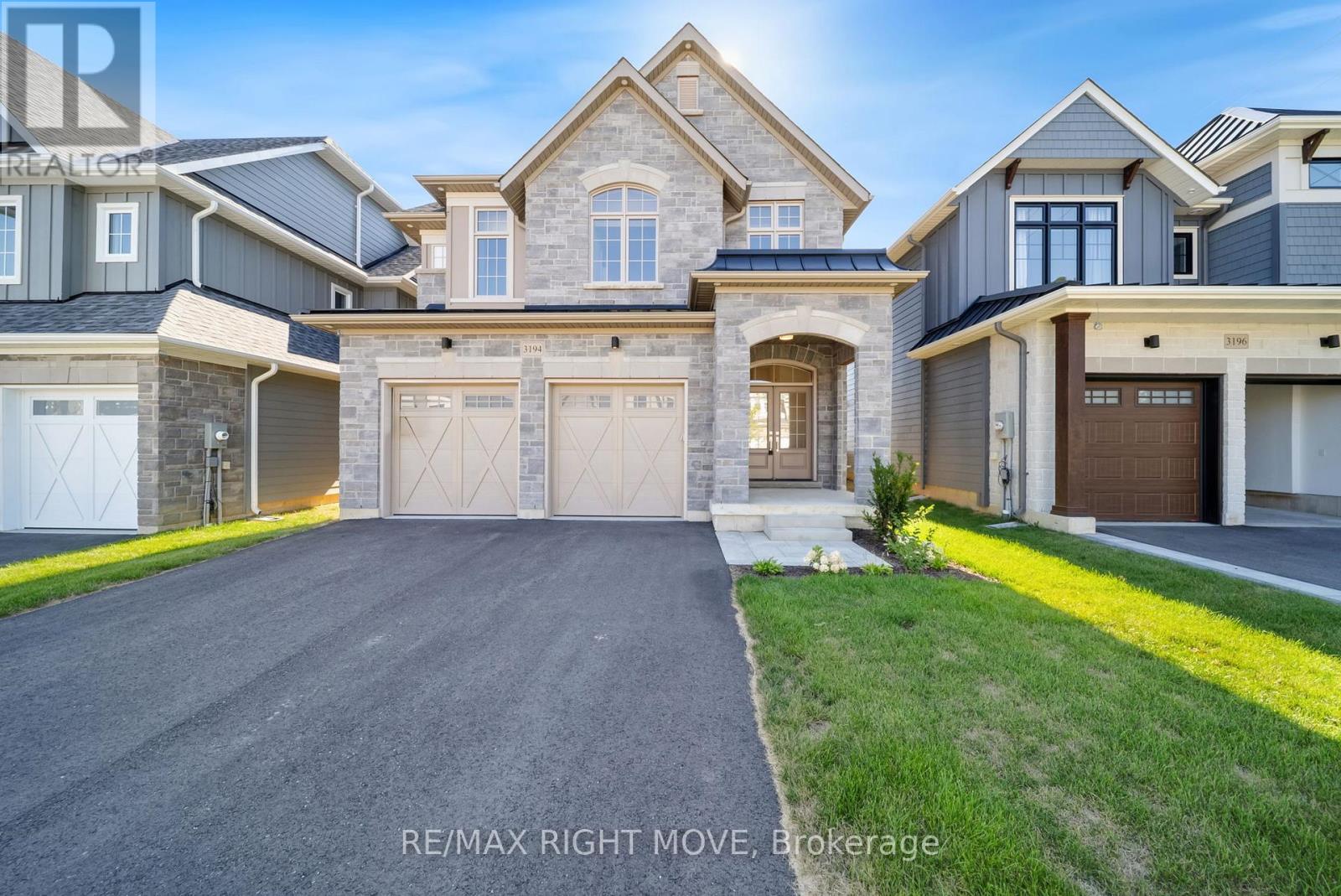 3194 Orion Blvd, Orillia, ON L3V 8M6