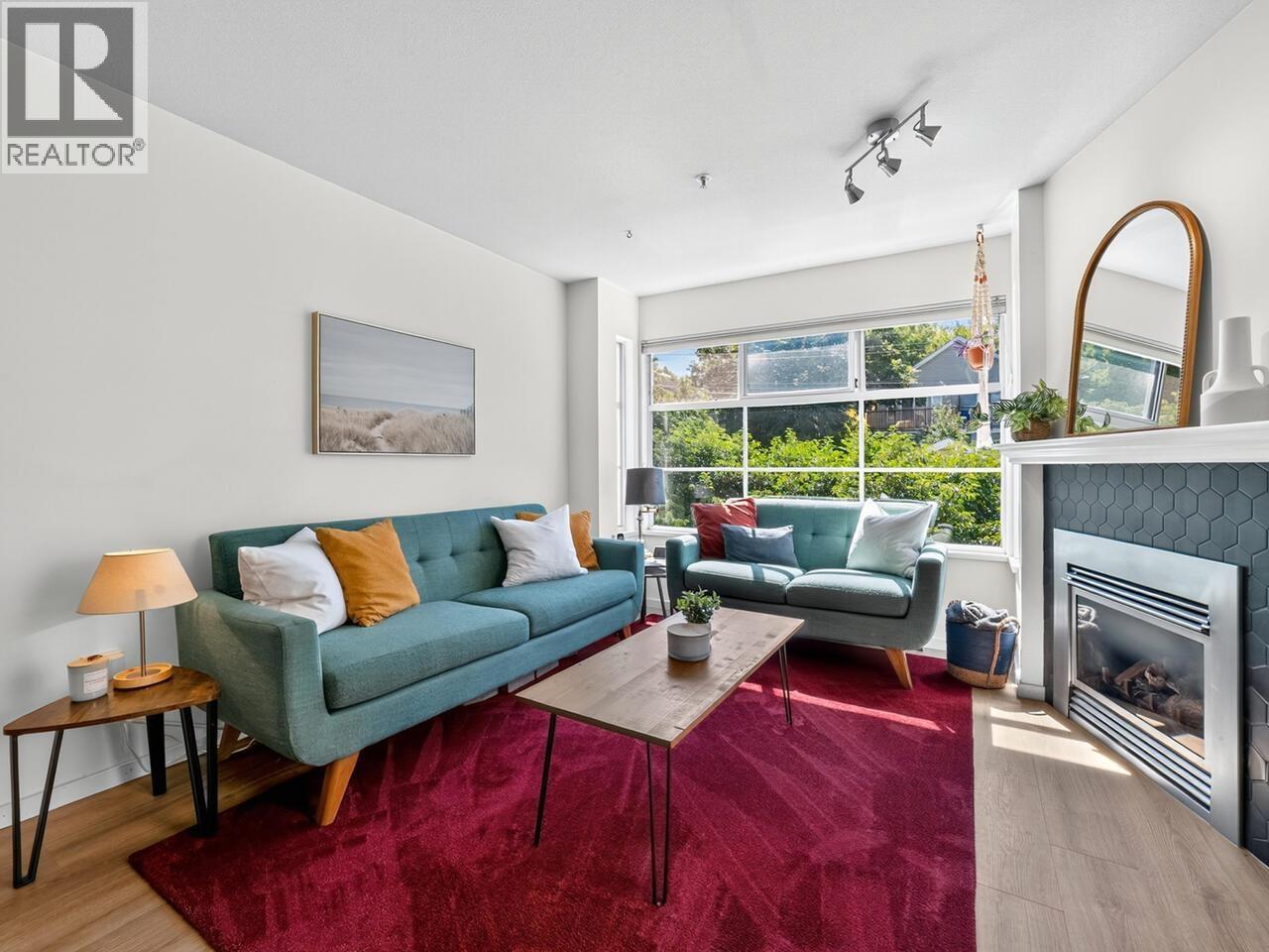 2388 Triumph Street Unit 302, Vancouver, BC V5L 1L5
