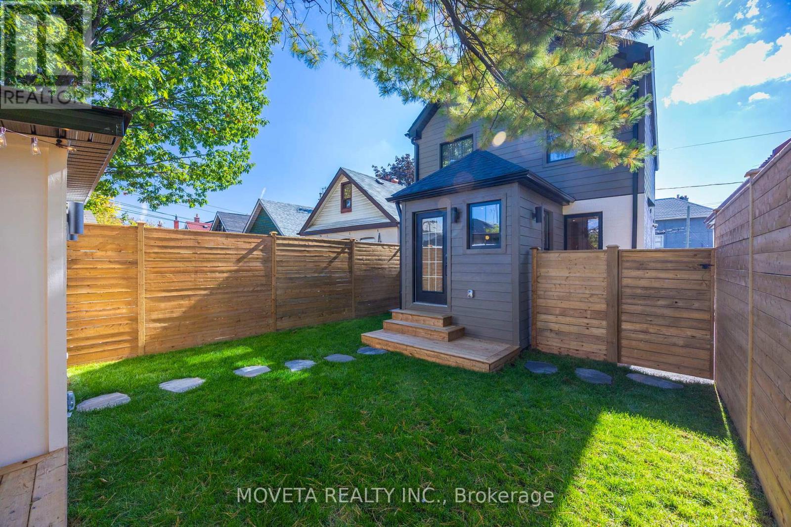 4 Mahoney Ave, Toronto, ON M6M 2H4