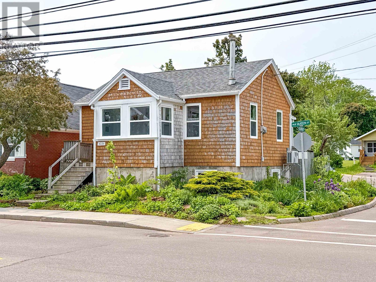 403 Queen St #a, Charlottetown, PE C1A 4E2