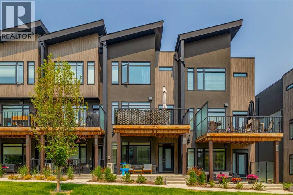 49 Royal Elm Grn NW, Calgary, AB T3G 0G8