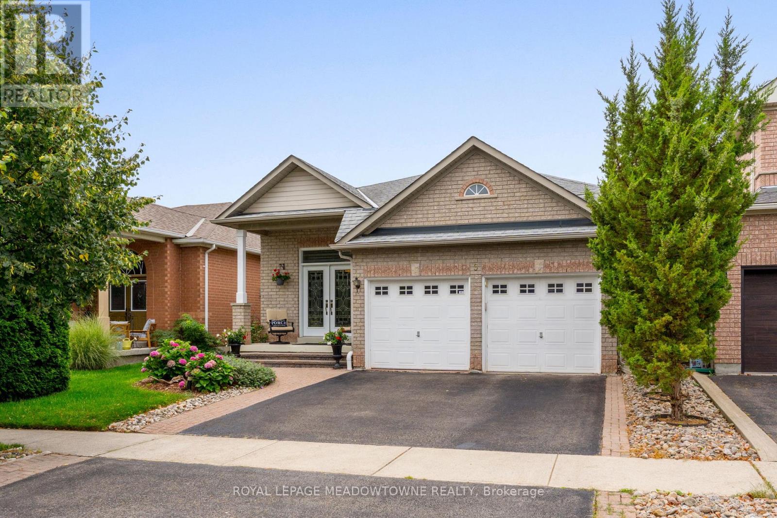 9 Johnson Cres, Halton Hills, ON L7G 6A4