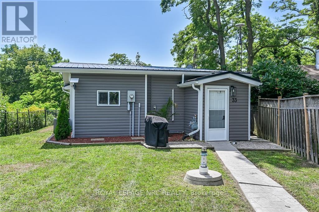 33 Dover St, Haldimand Dunnville, ON N1A 2W6