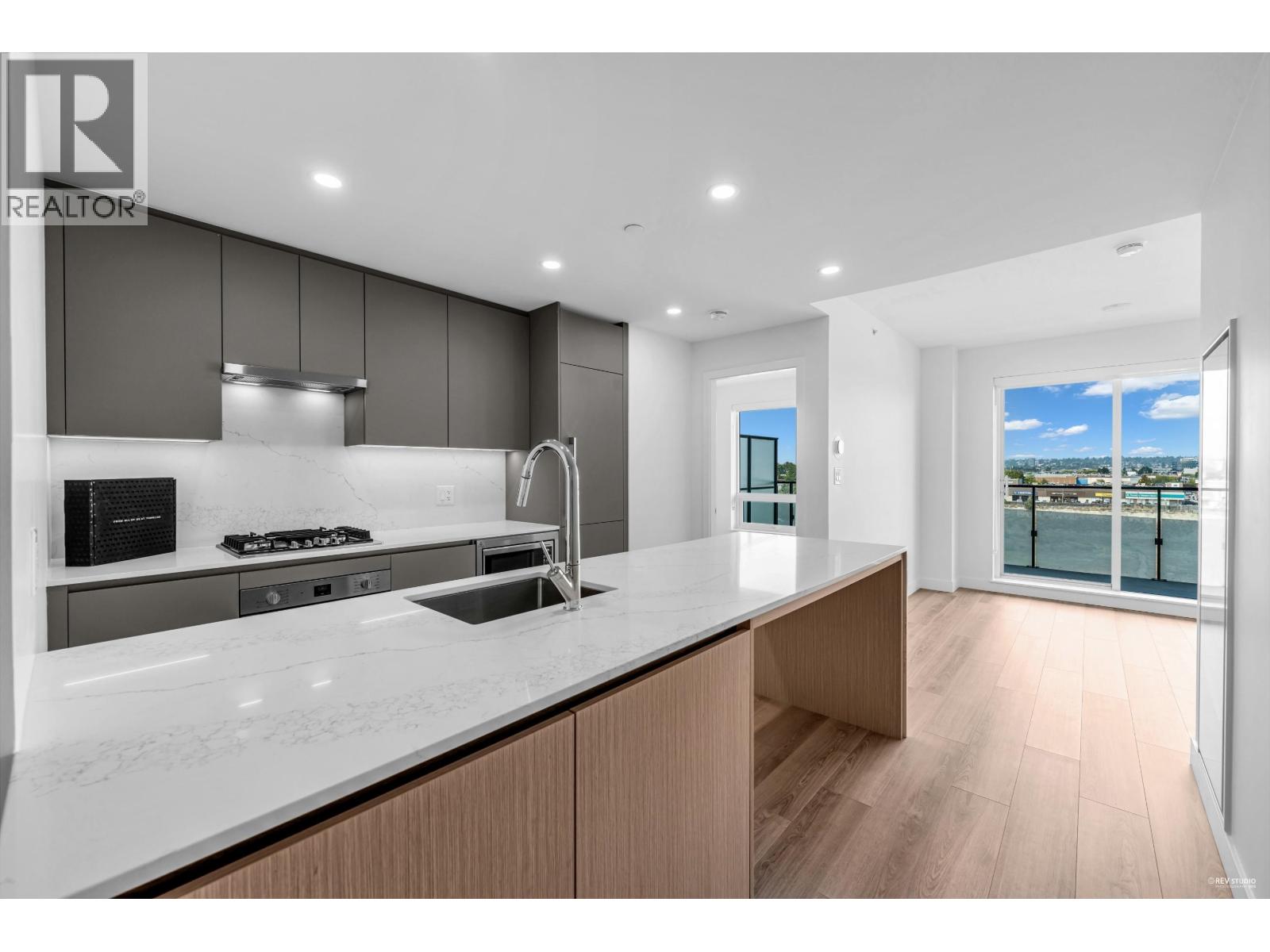 5593 Number 3 Road Unit 610, Richmond, BC V6X 0X6