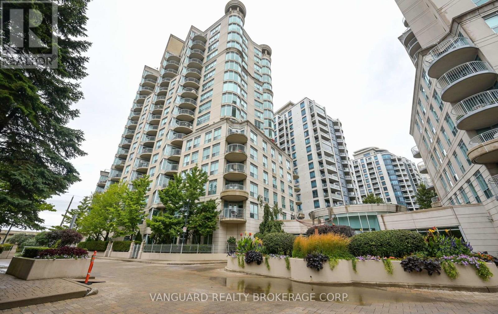 606 2111 Lake Shore Blvd W, Toronto, ON M8V 4E8