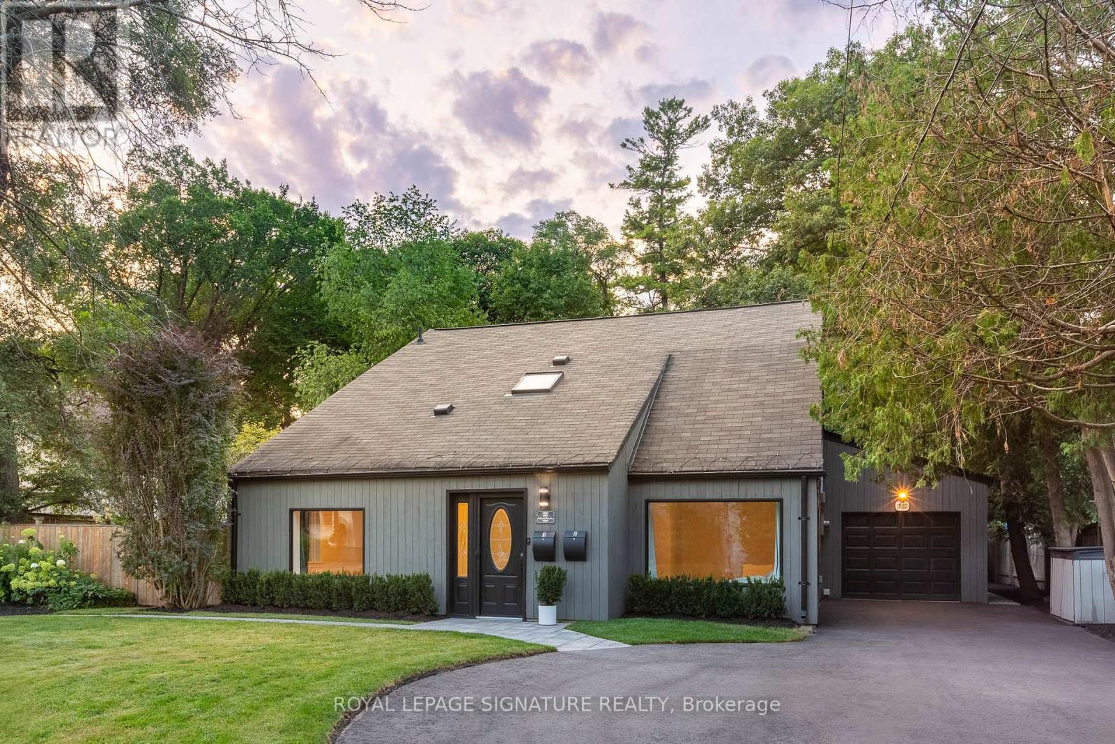 1969 Balsam Ave, Mississauga, ON L5J 1L3