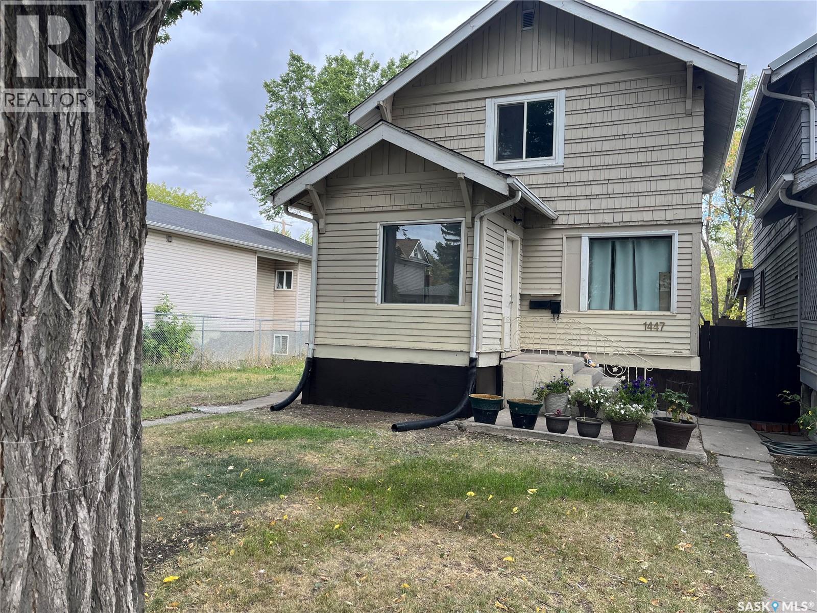 1447 Robinson St, Regina, SK S4T 2N7
