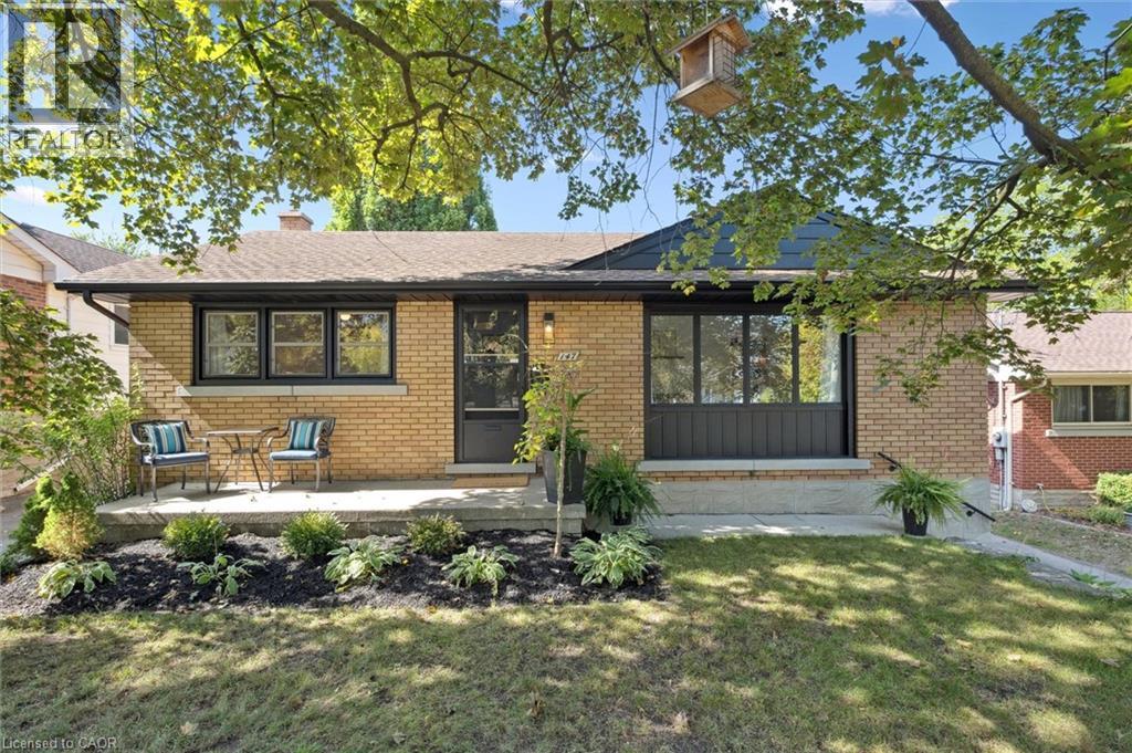 147 Oriole St, Waterloo, ON N2J 2B3