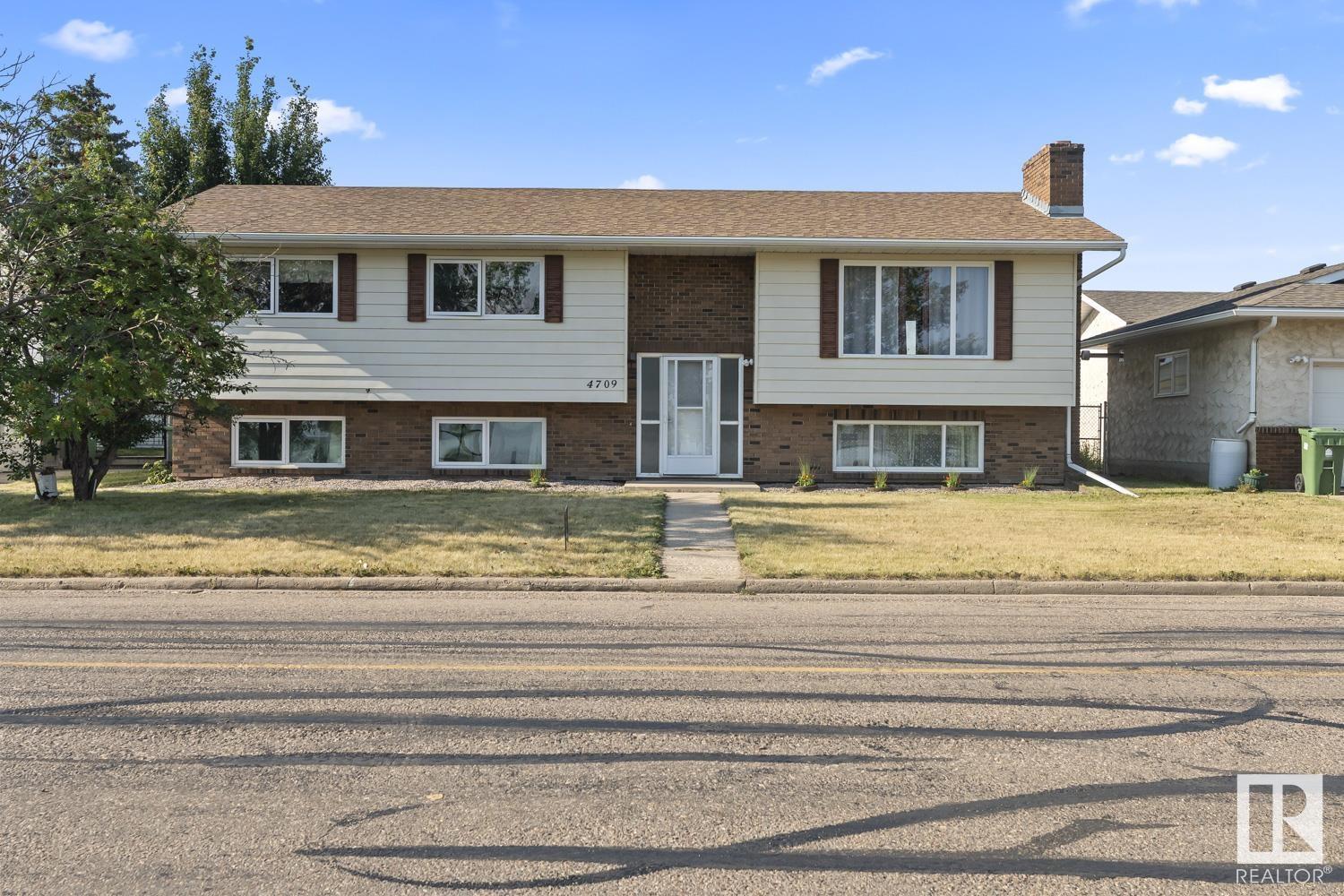 4709 Lakeshore Dr, Bonnyville, AB T9N 1P9