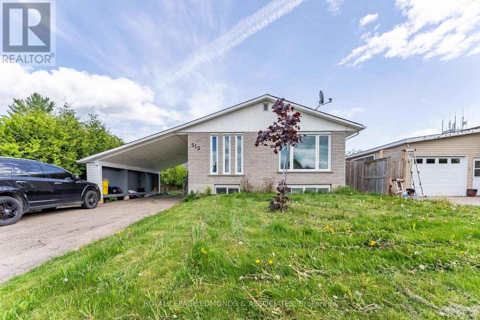 513 Broadview Dr, Pembroke, ON K8A 7W2
