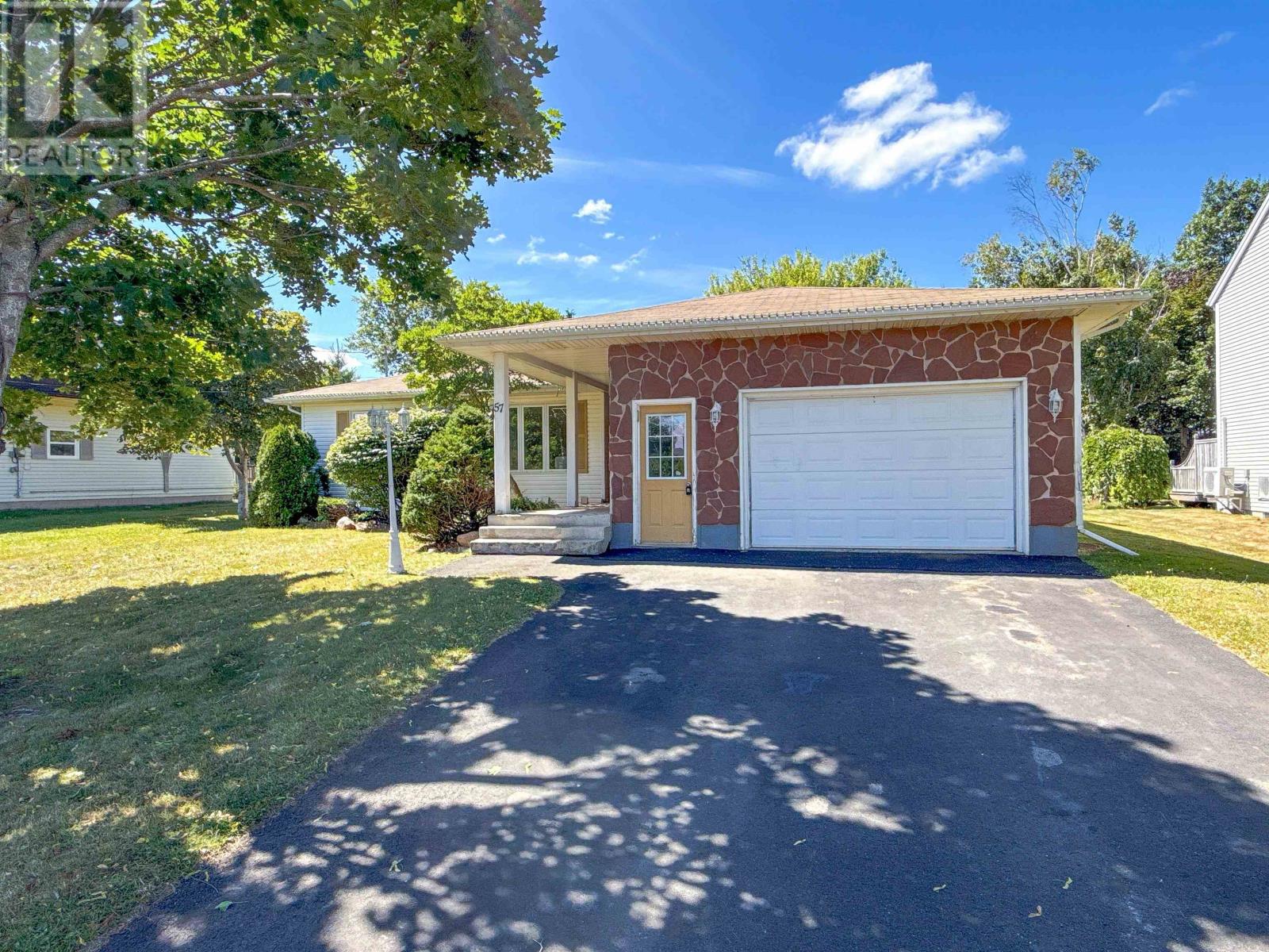 57 Loridale Ave, Charlottetown, PE C1E 1P6
