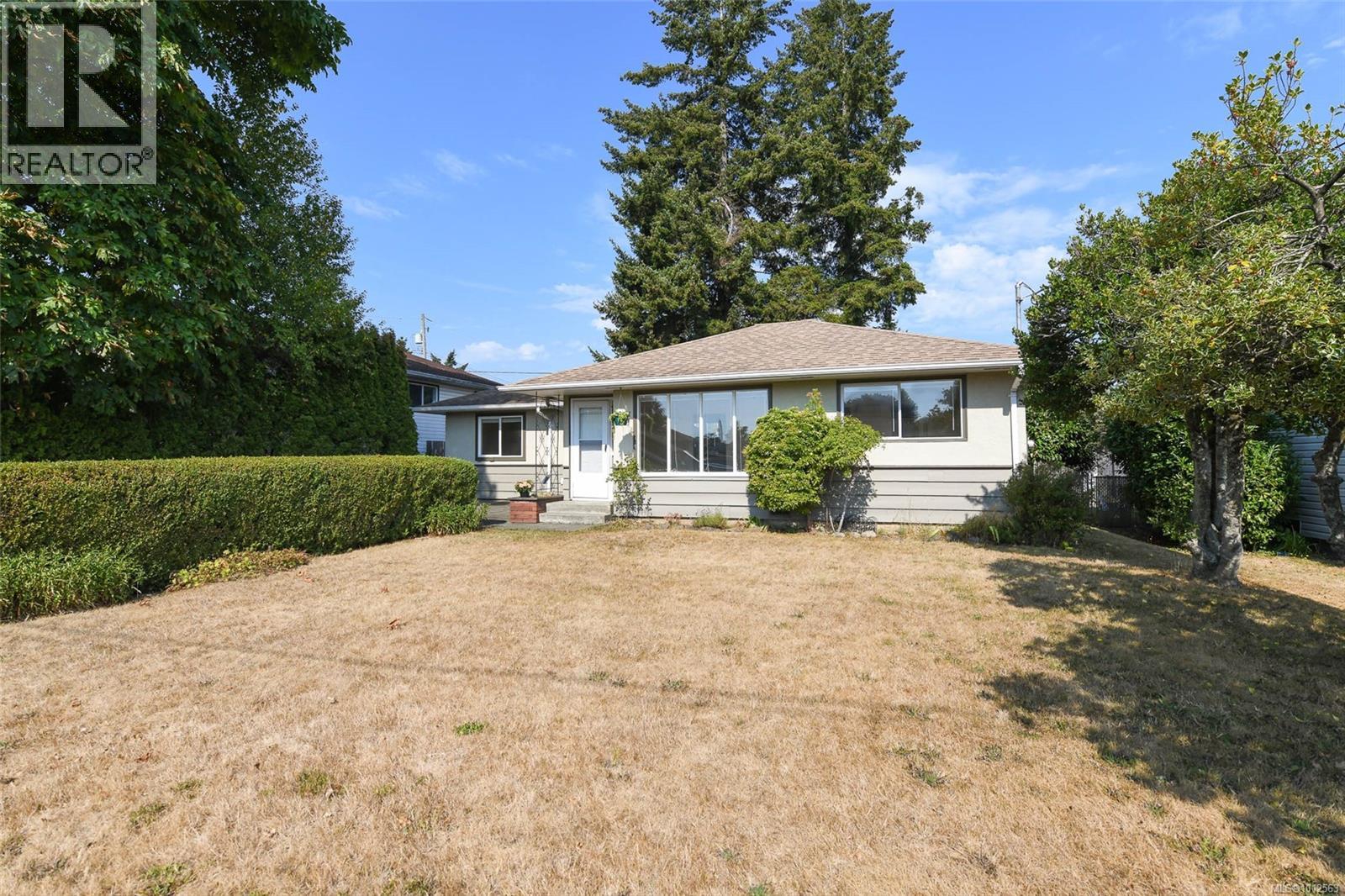577 17th Street, Courtenay, BC V9N 1Y9