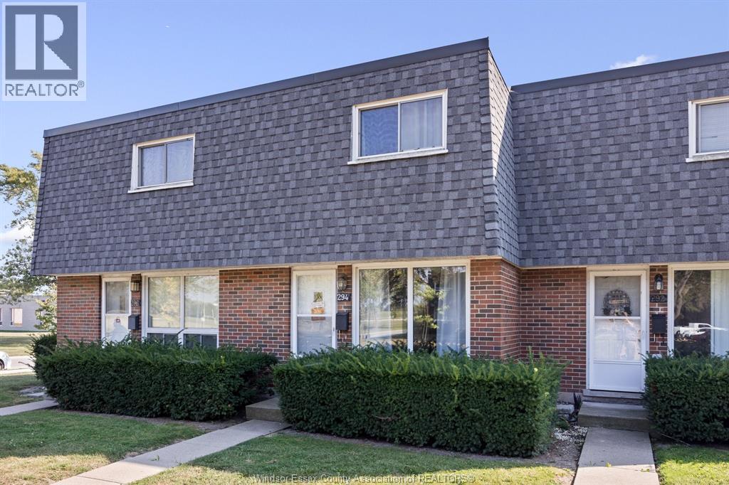 294 Victoria St S, Amherstburg, ON N9V 2K5