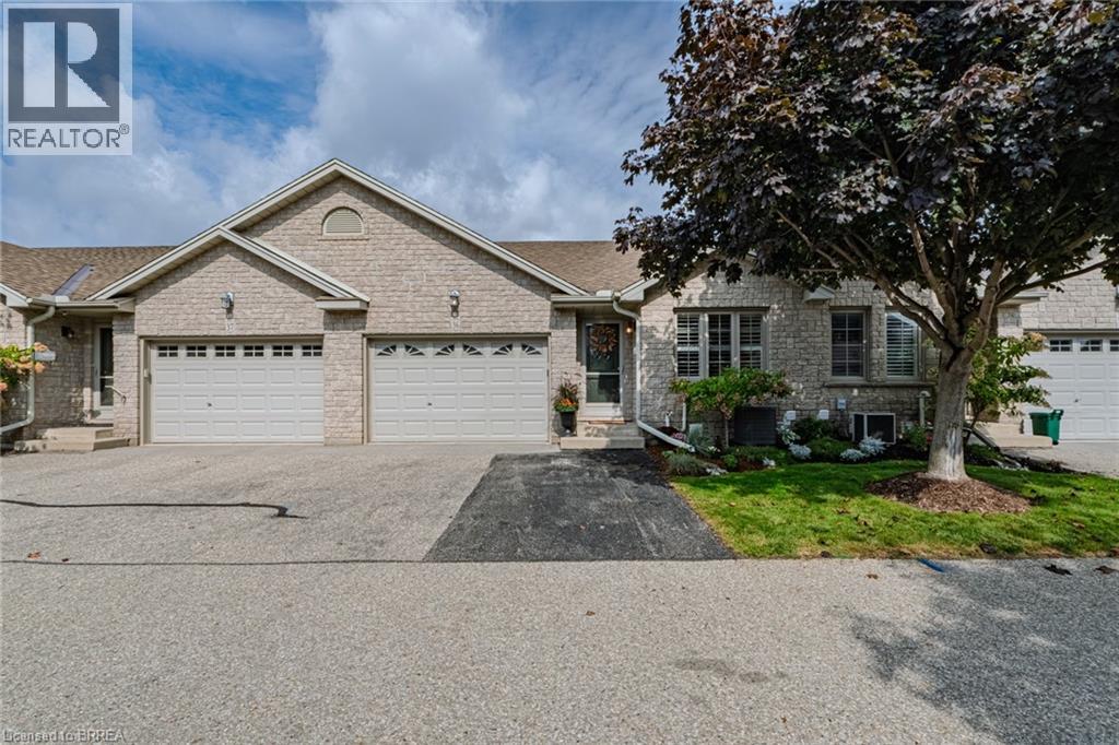 19 Hanlon Place Unit 36, Paris, ON N3L 4E8