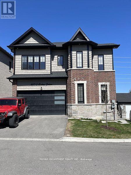 2 487 Aztec Dr, Oshawa, ON L1J 7S7