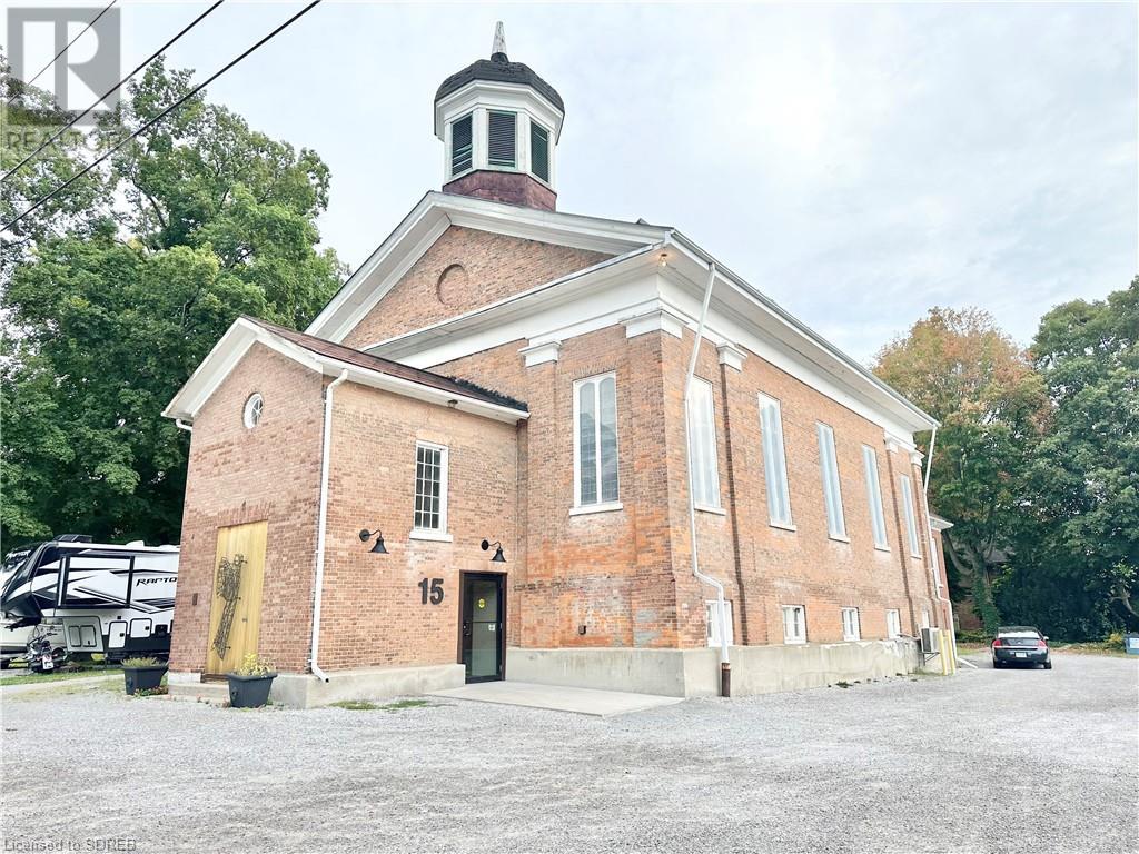 15 Lamport St, Vittoria, ON N0E 1W0