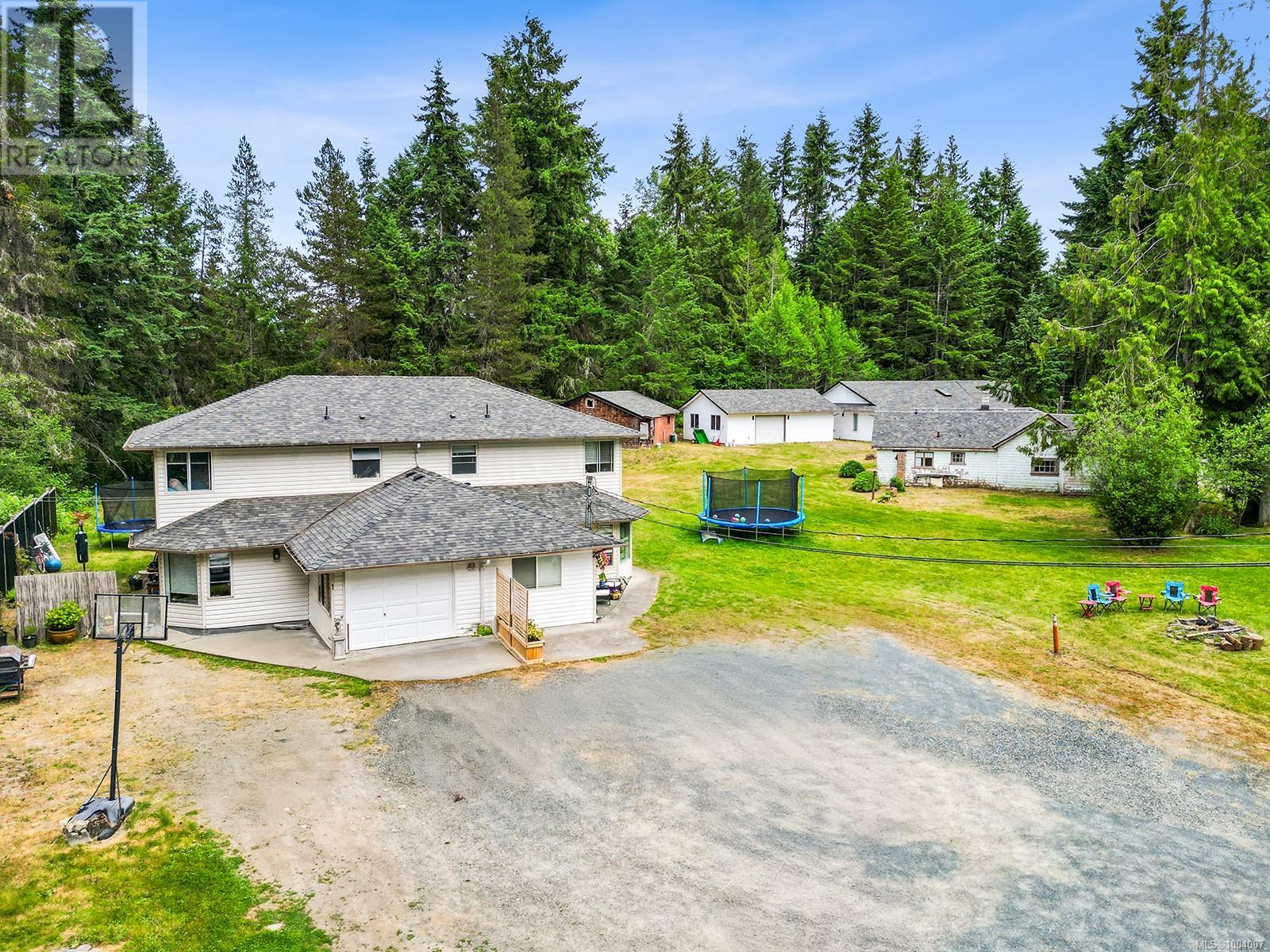 1533 Braddock Rd, Errington, BC V0R 1V0
