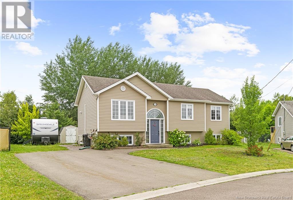63 Tilmon Cres, Dieppe, NB E1A 5S3