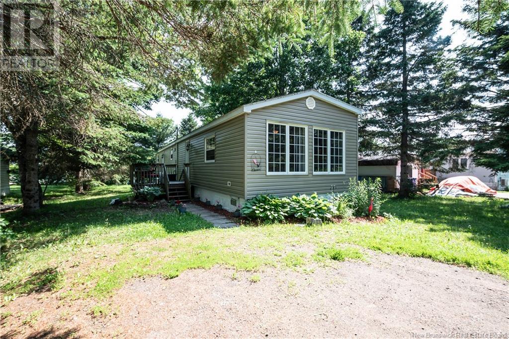 11 Mulberry St, Moncton, NB E1H 1J2