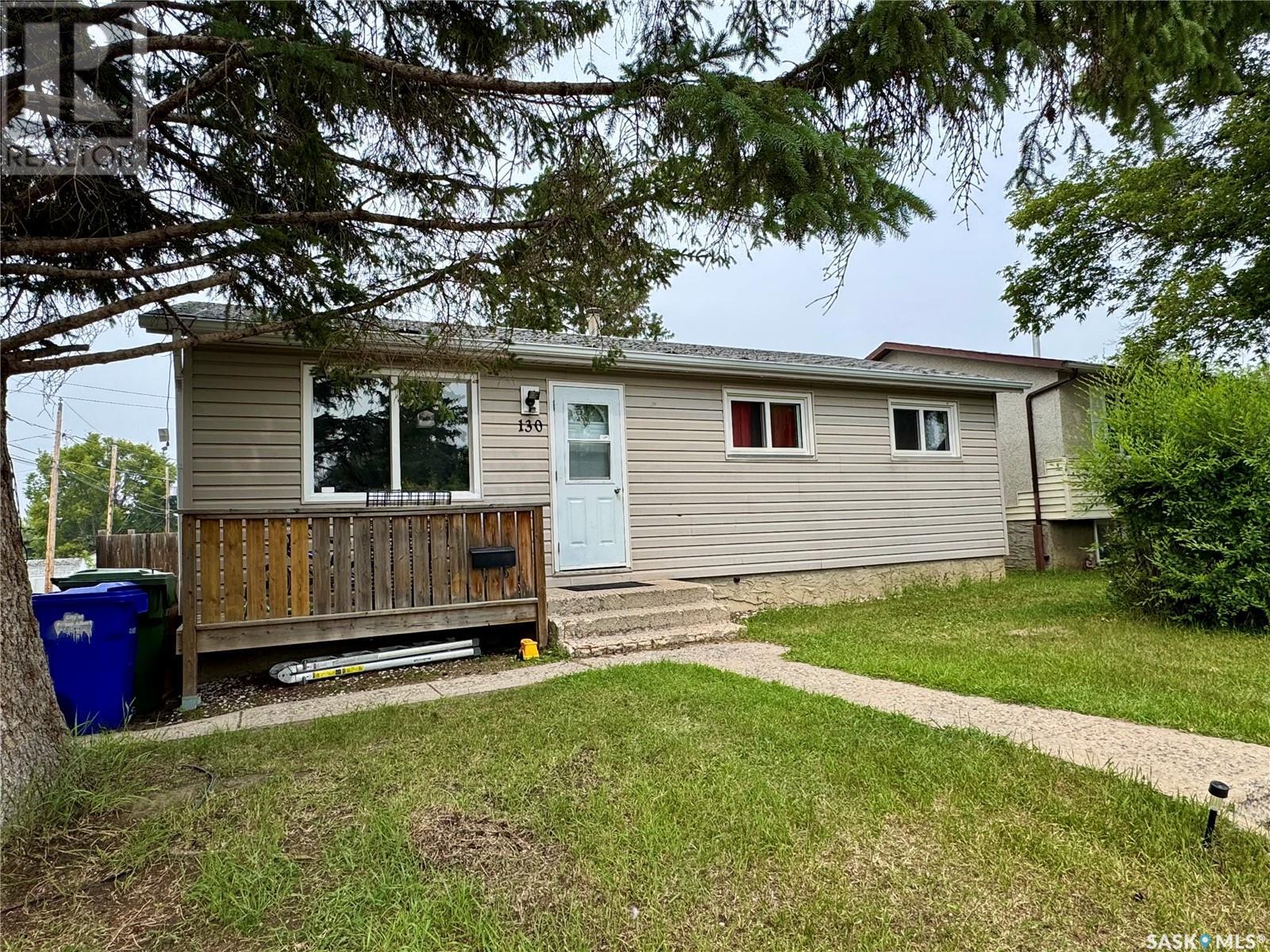 130 Donaldson St, Prince Albert, SK S6V 5Y8