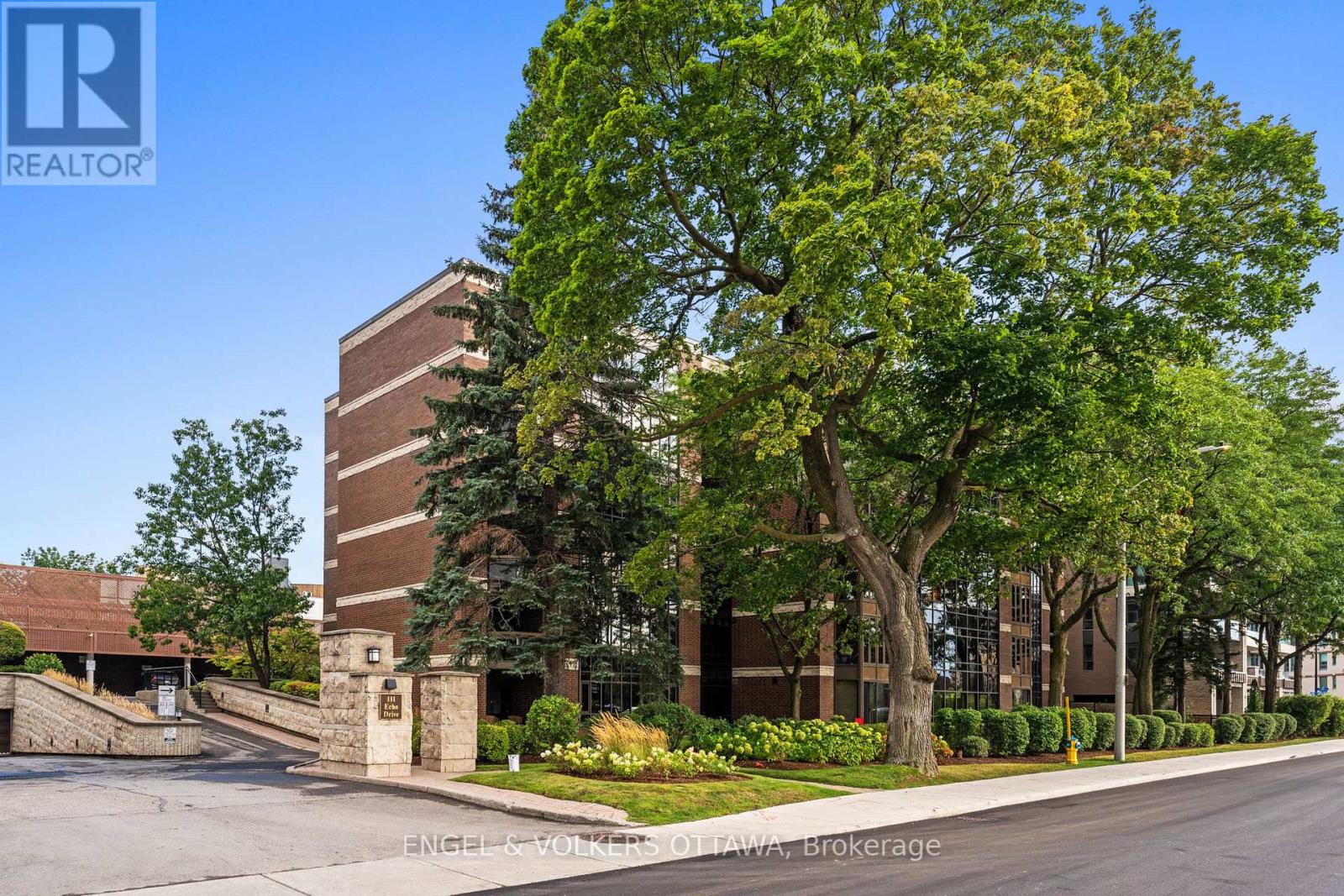 406 111 Echo Dr, Ottawa, ON K1S 5K8