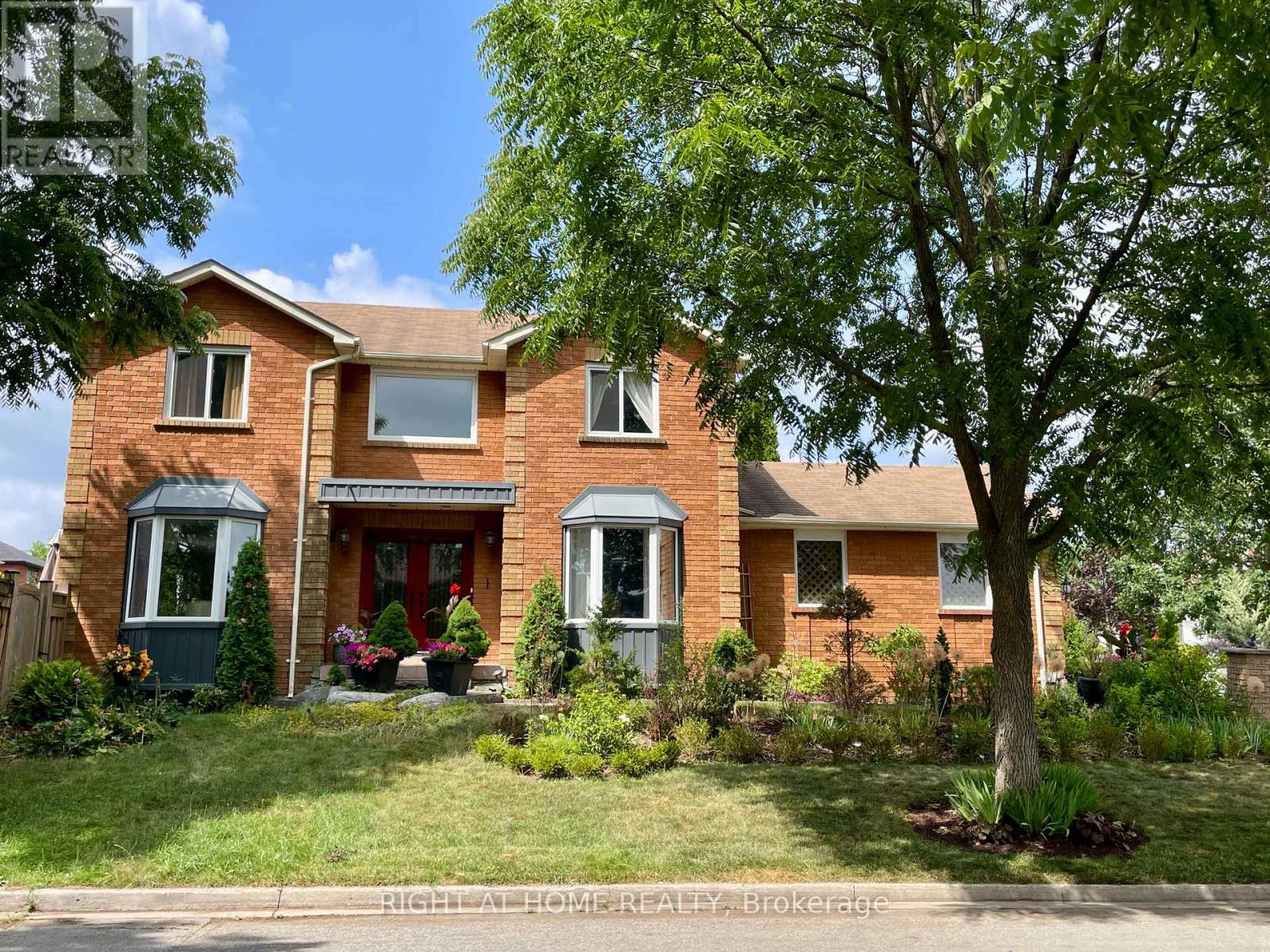 1689 Major Oaks Rd, Pickering, ON L1X 1X1
