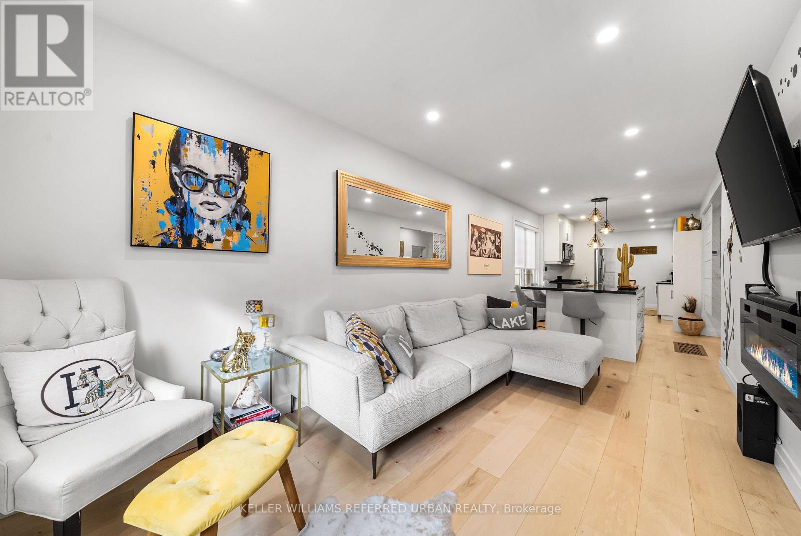 87 Fourth St, Toronto, ON M8V 2Y4