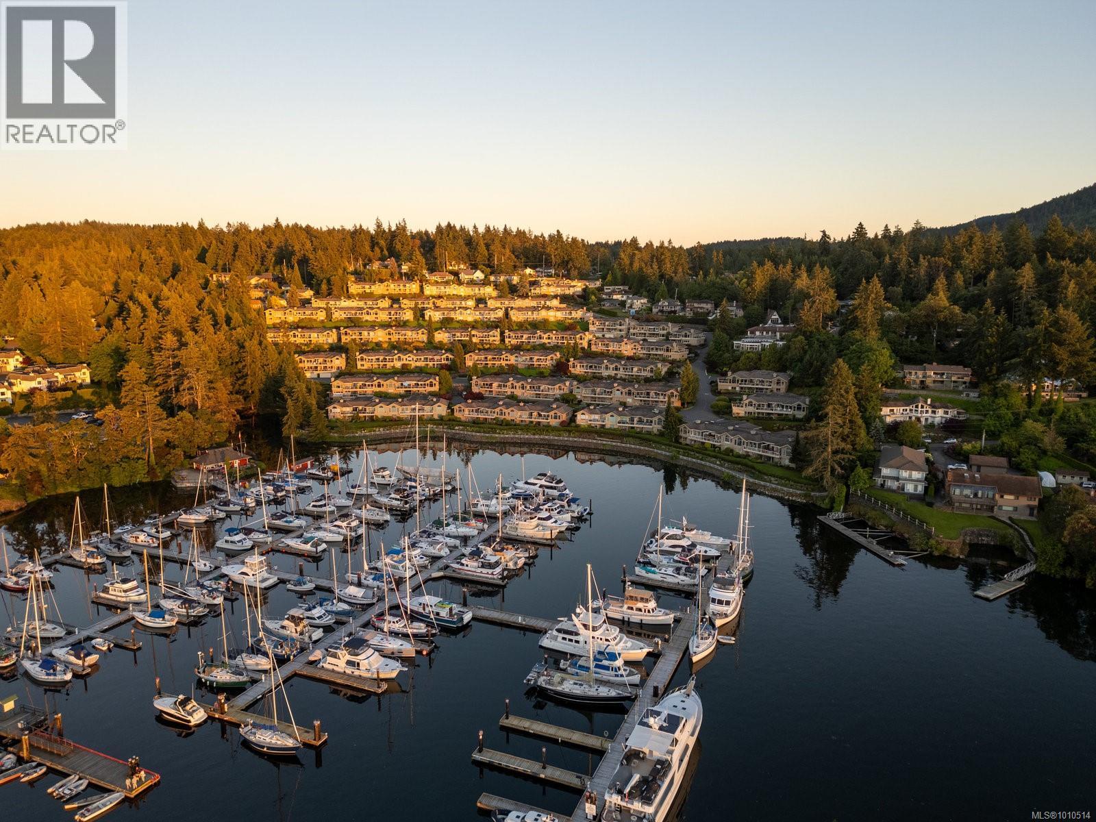 6880 Wallace Dr Unit 927 Dr, Central Saanich, BC V8M 1N8