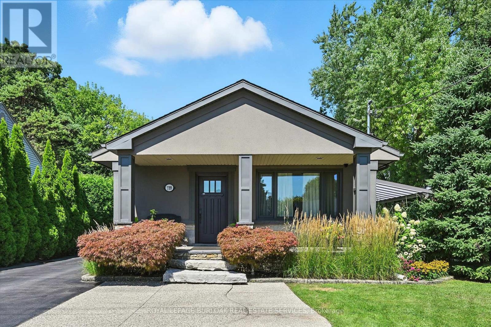 2209 Ghent Ave, Burlington, ON L7R 1Y6