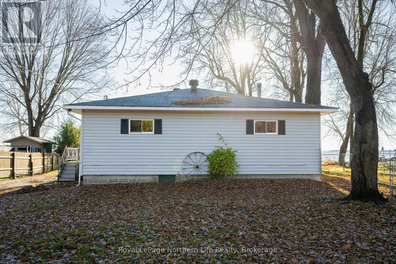 1417 Jocko Point Rd, North Bay, ON P1B 8G5