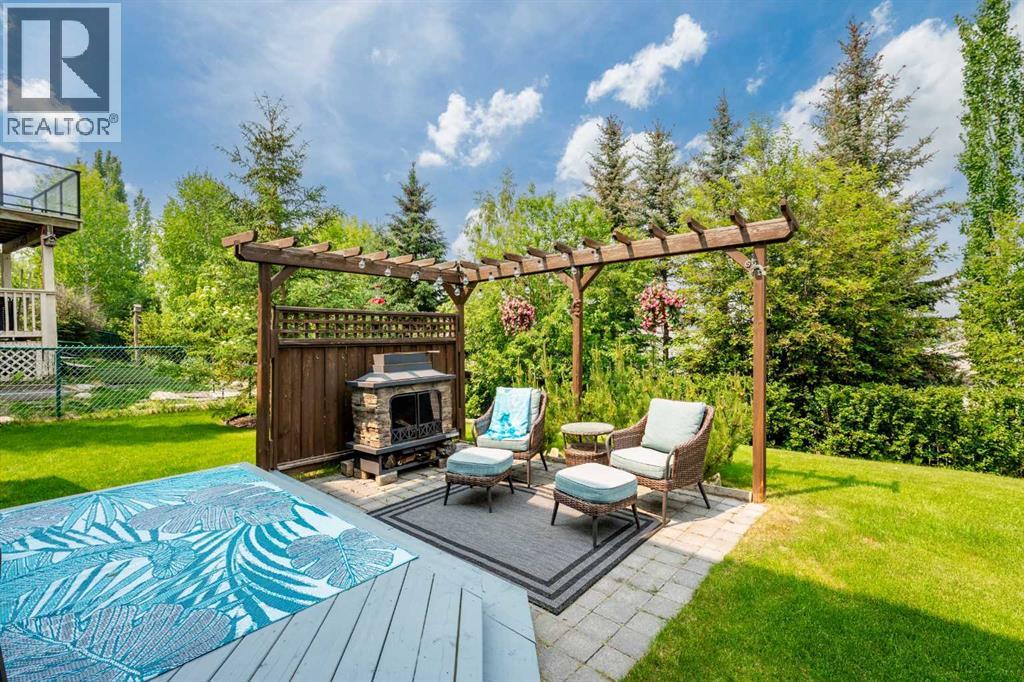 16 Bow Ridge Dr, Cochrane, AB T4C 1V6