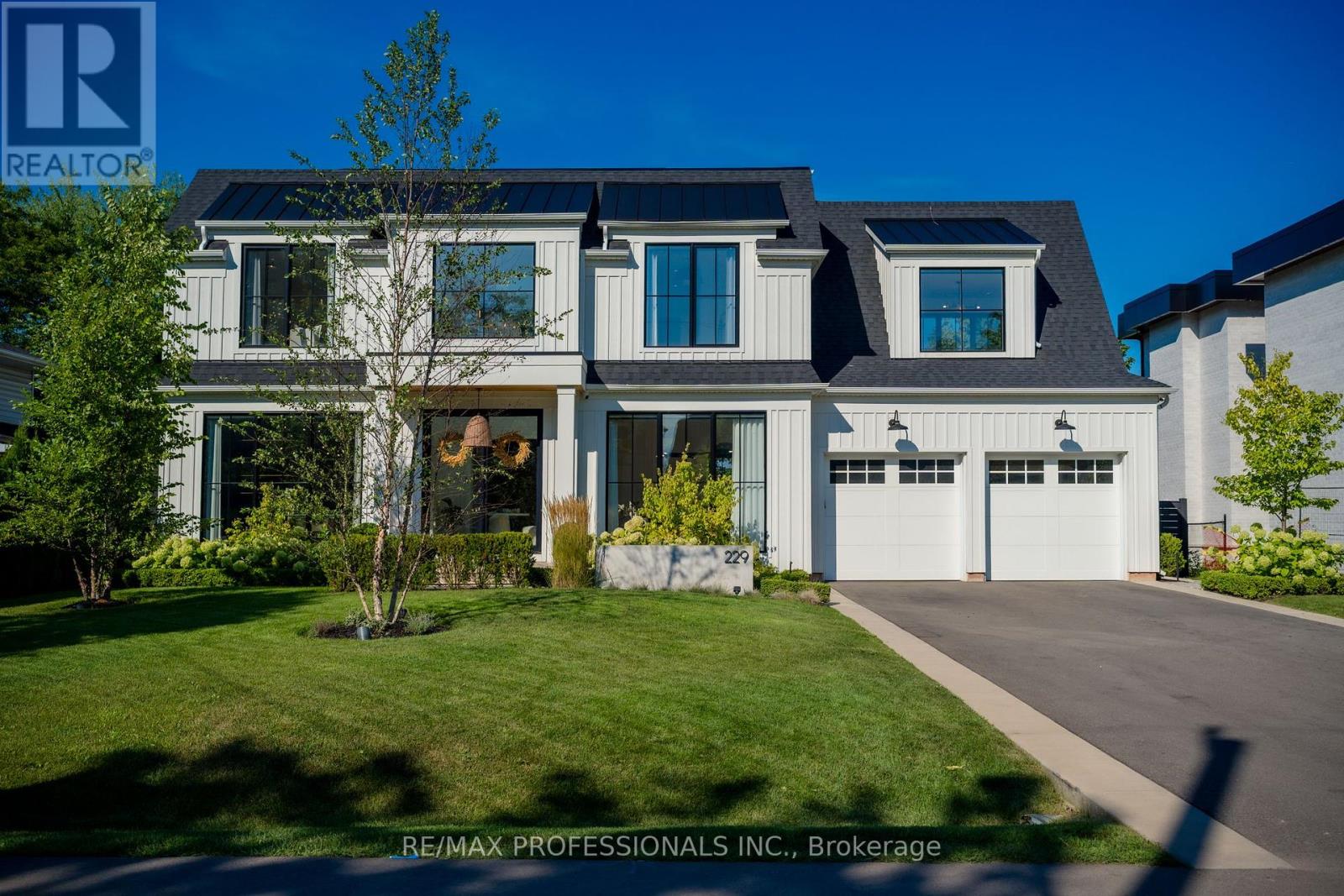 229 Tweedsdale Cres, Oakville, ON L6L 4P8